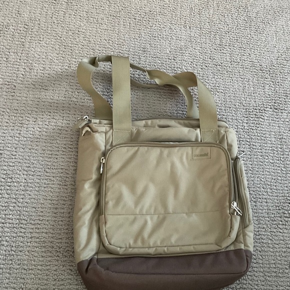 Pacsafe Handbags - Package travel shoulder bag with RFID